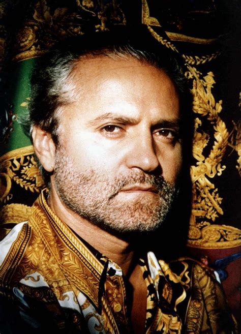 uomo con serpente di gianni versace|gianni versace designer.